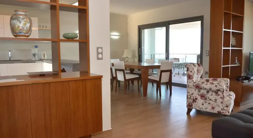 Aqua Mare Luxury Apartments