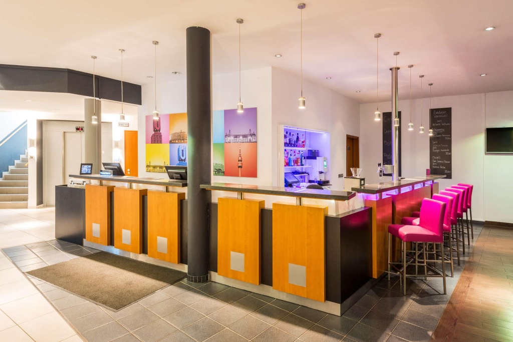 Отель Courtyard by Marriott Dortmund