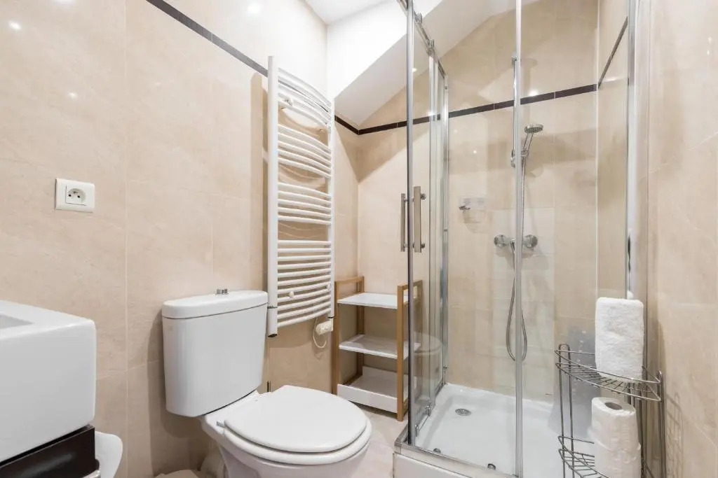 Massena Street - 1 Bdr Duplex with AC & Parking
