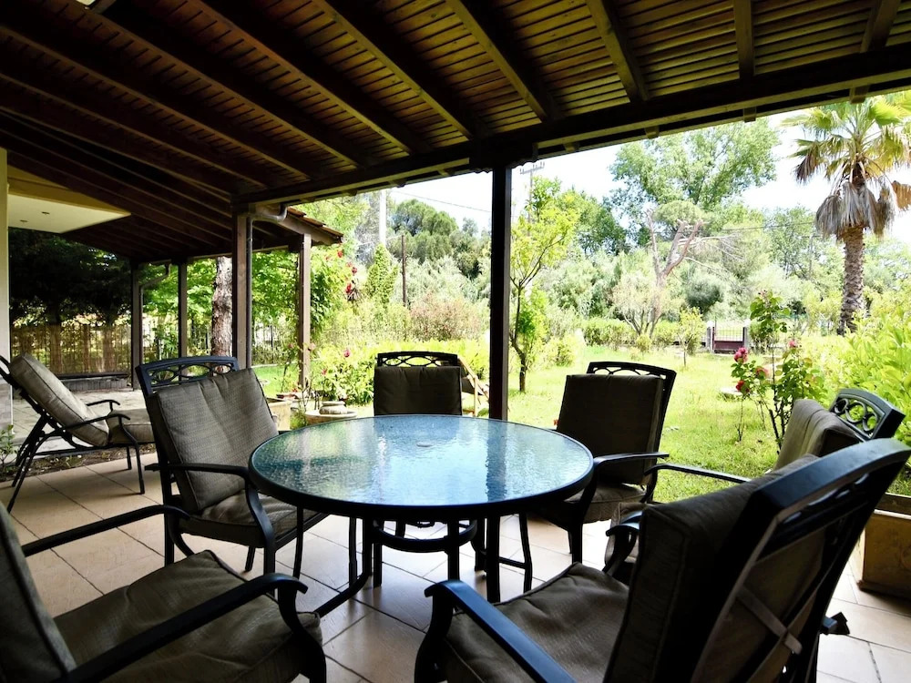 Stylish Maisonette With 3 Bedrooms in Vourvourou, Greece