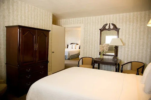 Carousel Inn and Suites