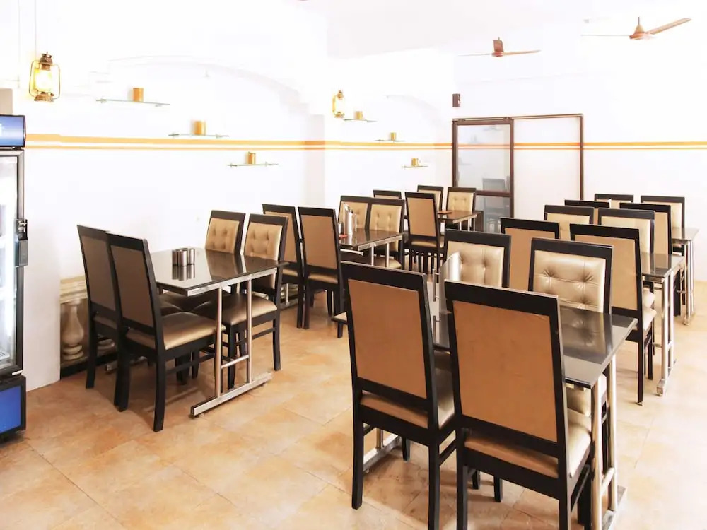 OYO 14406 Hotel Subashree