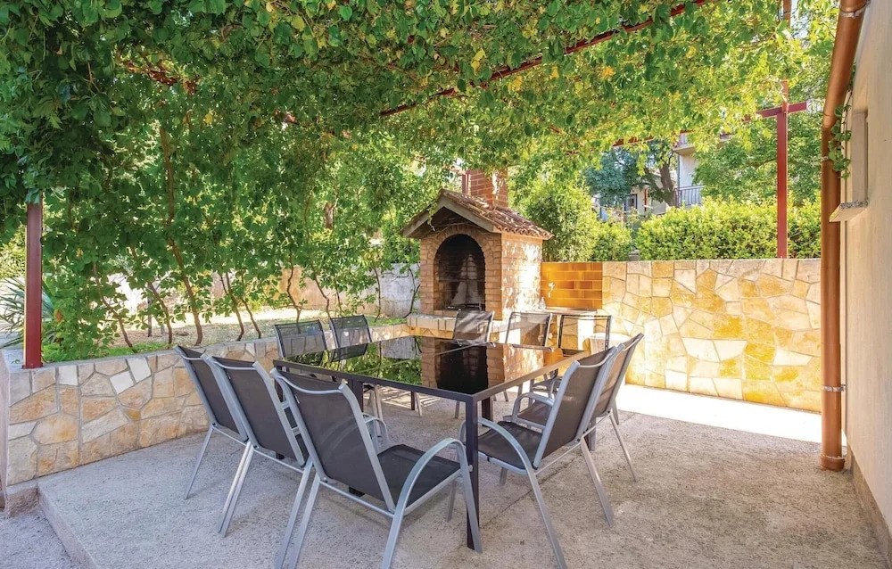 Nice Home in Povile With Wifi and 4 Bedrooms