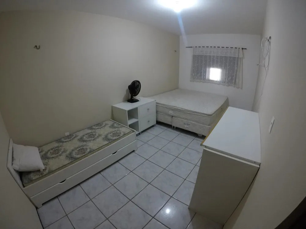 Apto 4 suites com ar para 15 pessoas