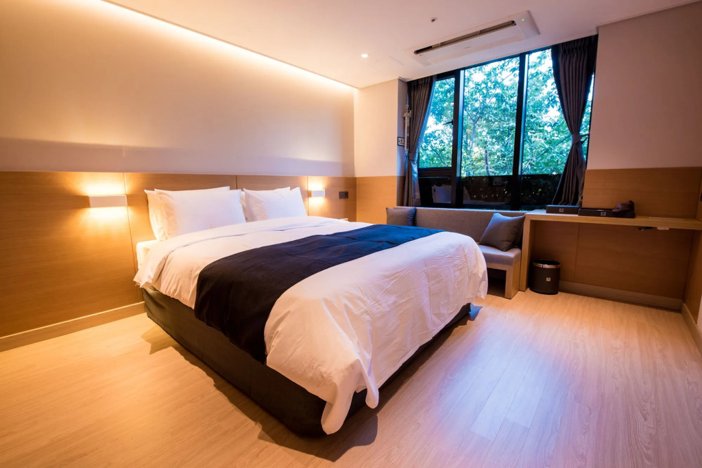 R B Business Hotel