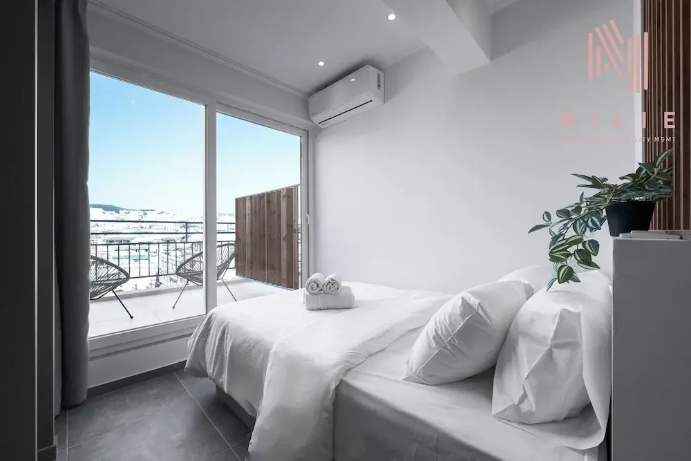 Venus, Nilie Hospitality MGMT
