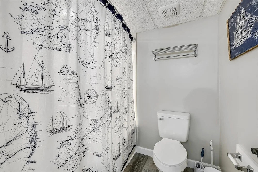 Long Beach Tower 3, #1303 - Completely Renovated 2 Bedroom . 2 Condo by RedAwning