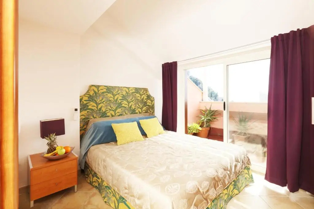 Taormina center 4 BR penthouse, terrace with views