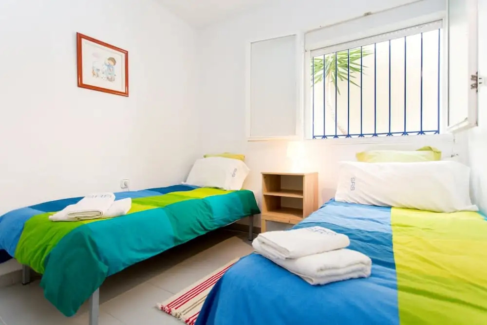 Ground Floor Facing the Sea, in Complex with Pool and Common Areas.