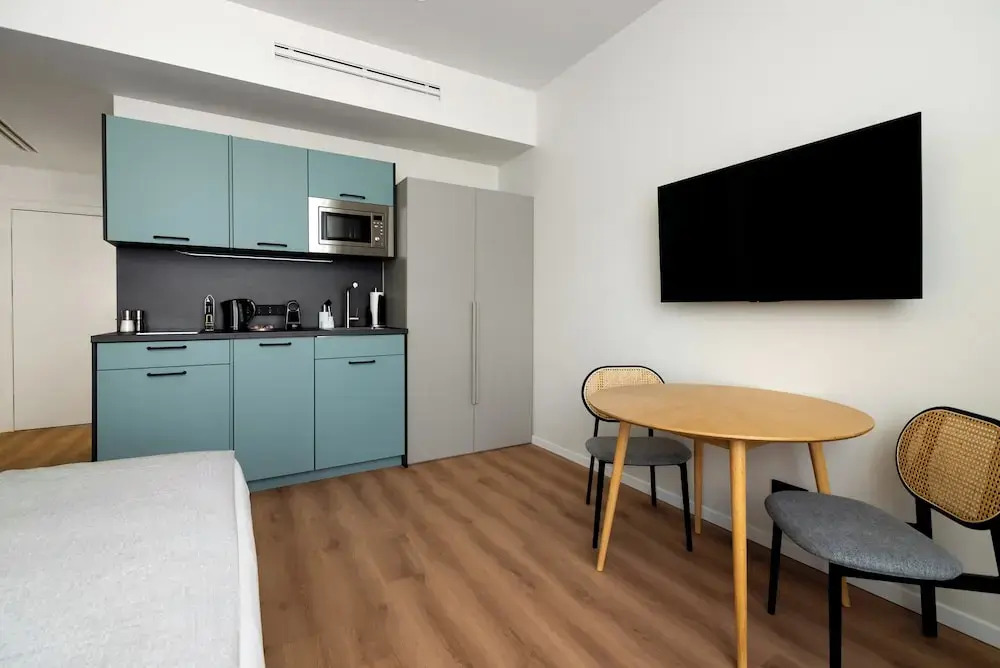 Limehome Athens Agora