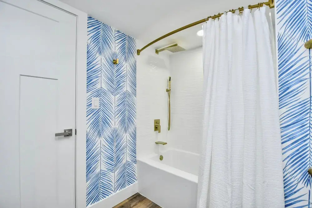 Remodeled, Open Airy Condo, With Full Access , 1706 Brighton 3 Bedroom Condo
