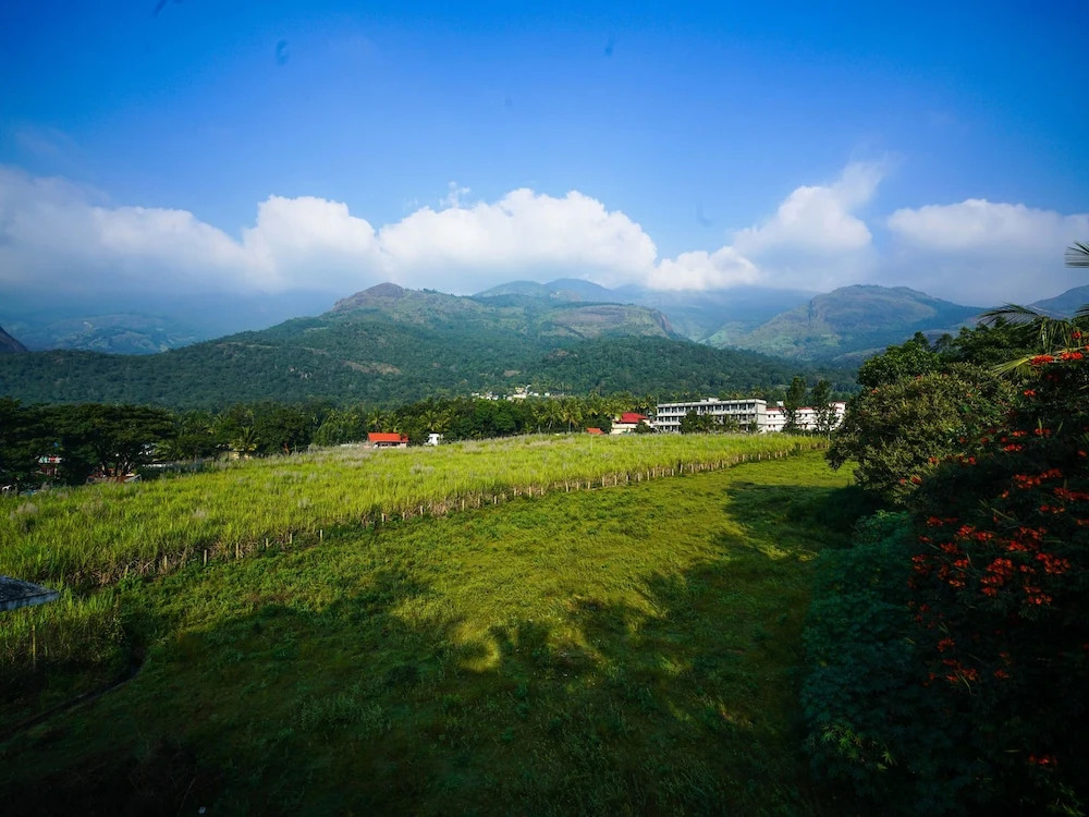OYO 10637 Hotel Chandana Residency