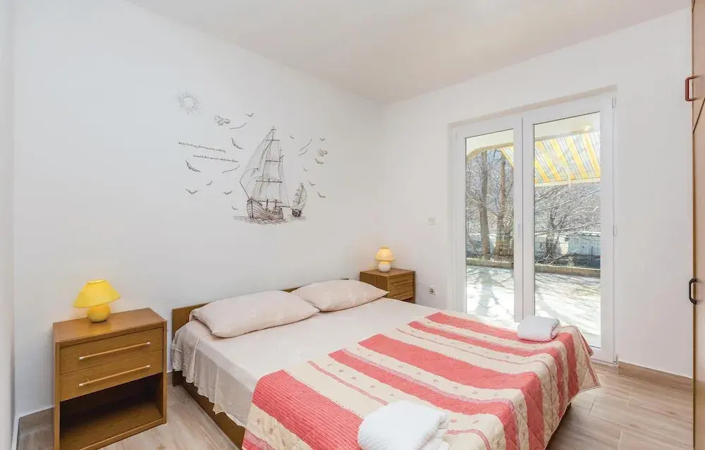 Awesome Apartment in Jurandvor With Wifi and 2 Bedrooms
