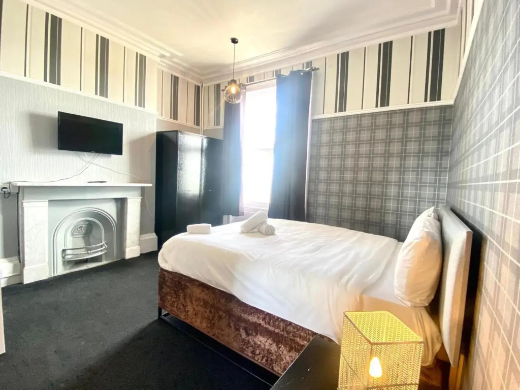 The Carlton Hotel