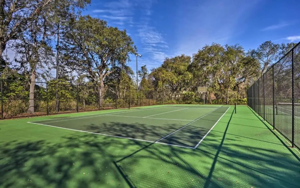 8BR -private swimming pool -gated resort community -suitable for family & group getaways -5 miles to Disney