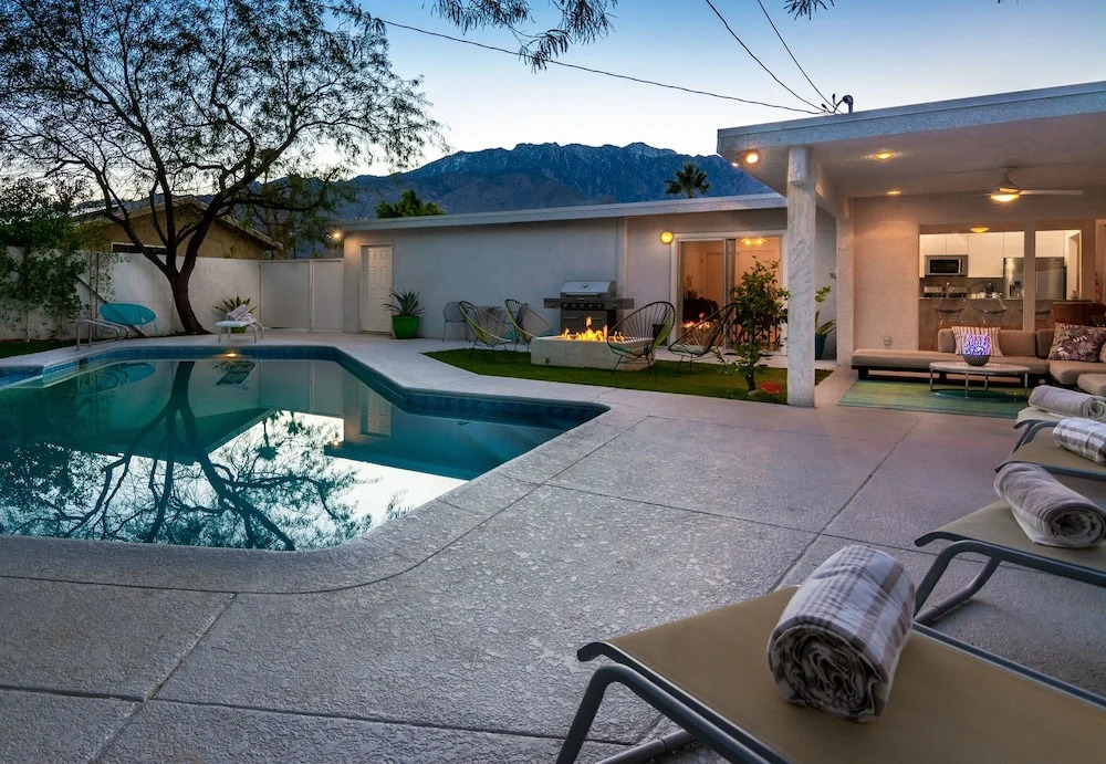 PS Modern Pool Jewel Three Bedroom House