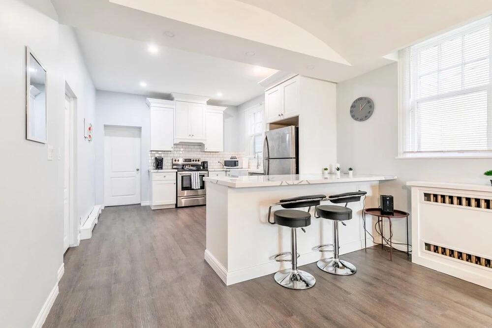 Bright and Modern 2BR Apartment With Netflix