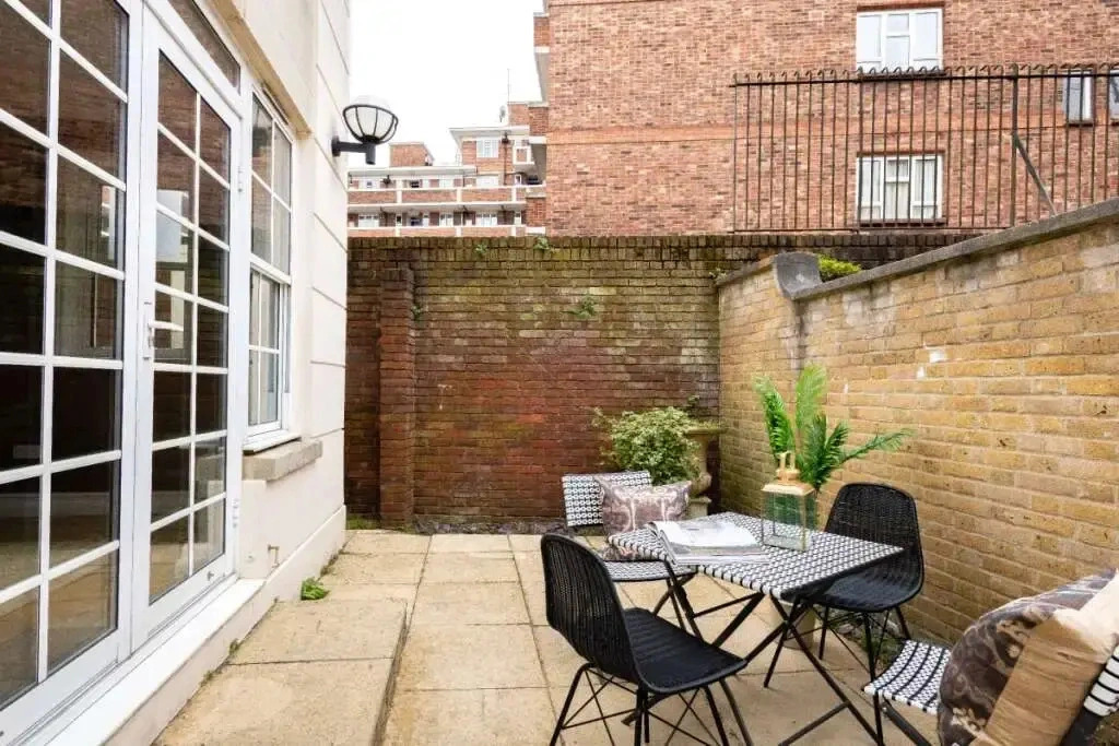 The Pimlico Townhouse - Modern & Spacious 2bdr Home With Garden & Gym