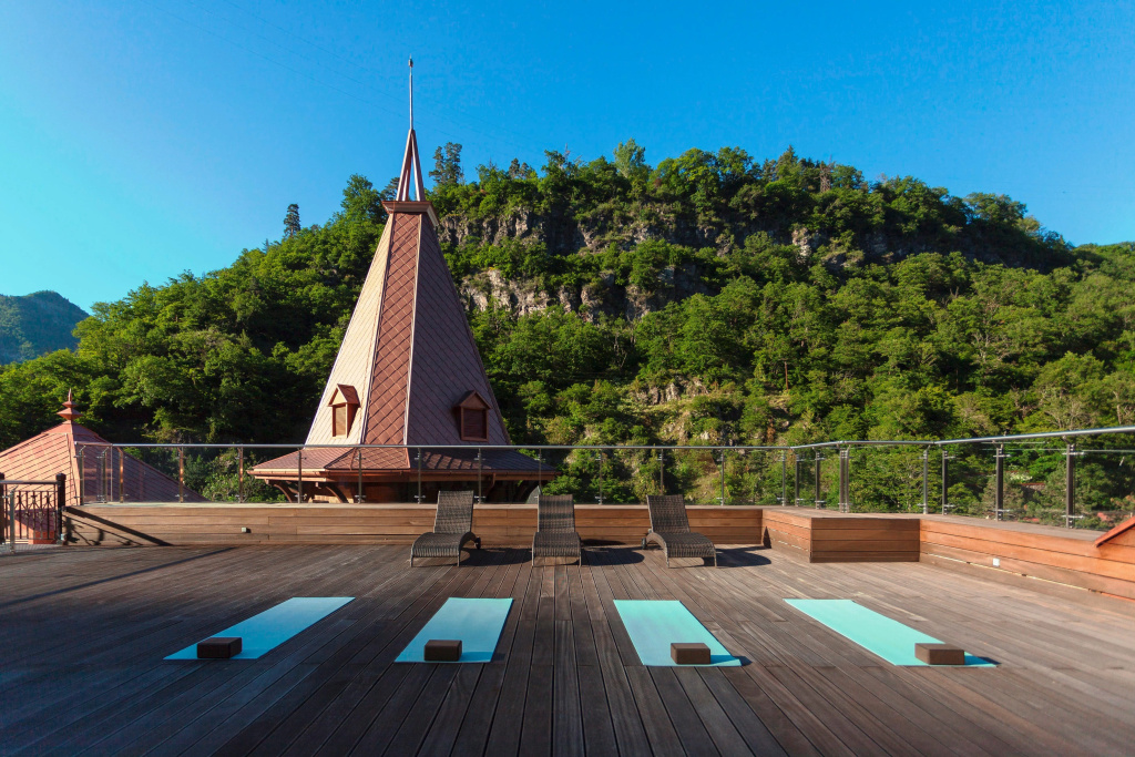 Отель Crowne Plaza Borjomi by IHG