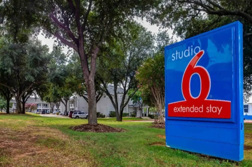 Studio 6-Arlington, TX - South - Dallas
