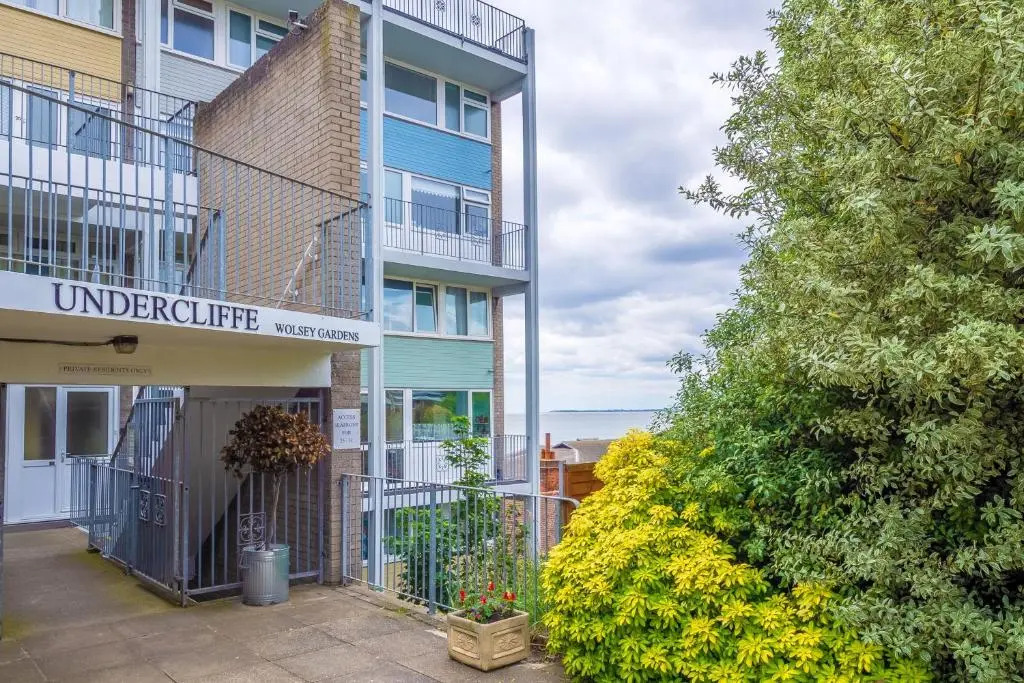 18 Undercliffe