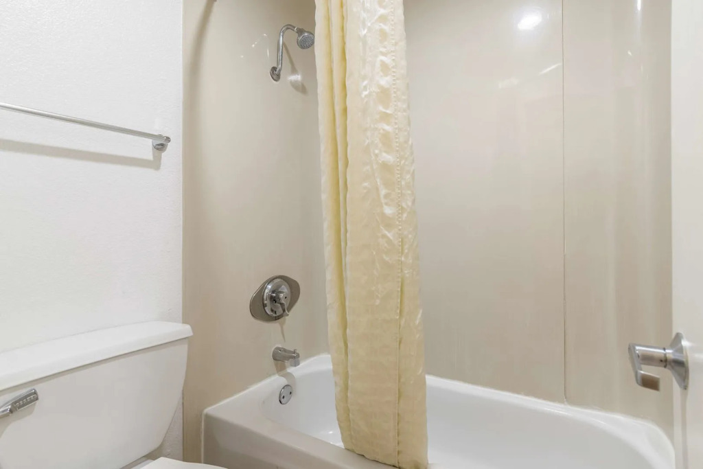 Motel 6 Riverside, CA - UCR East