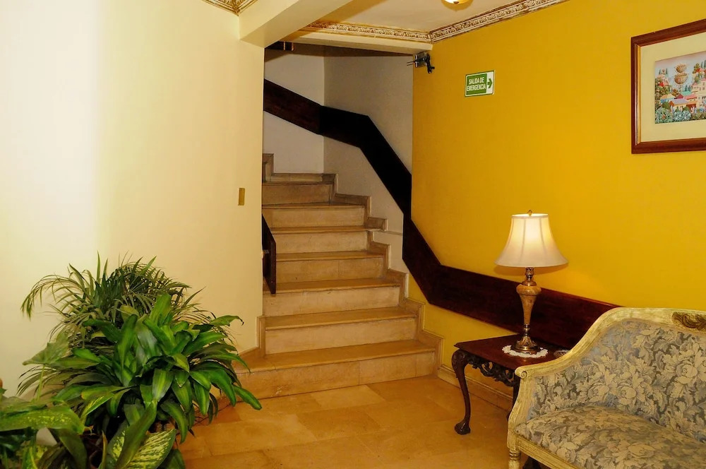 Colony Inn Hotel