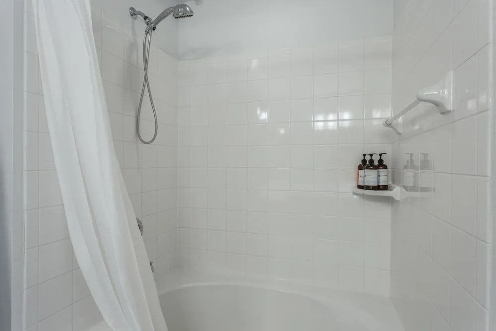 1BR2BR Downtown Austin byWanderjaunt