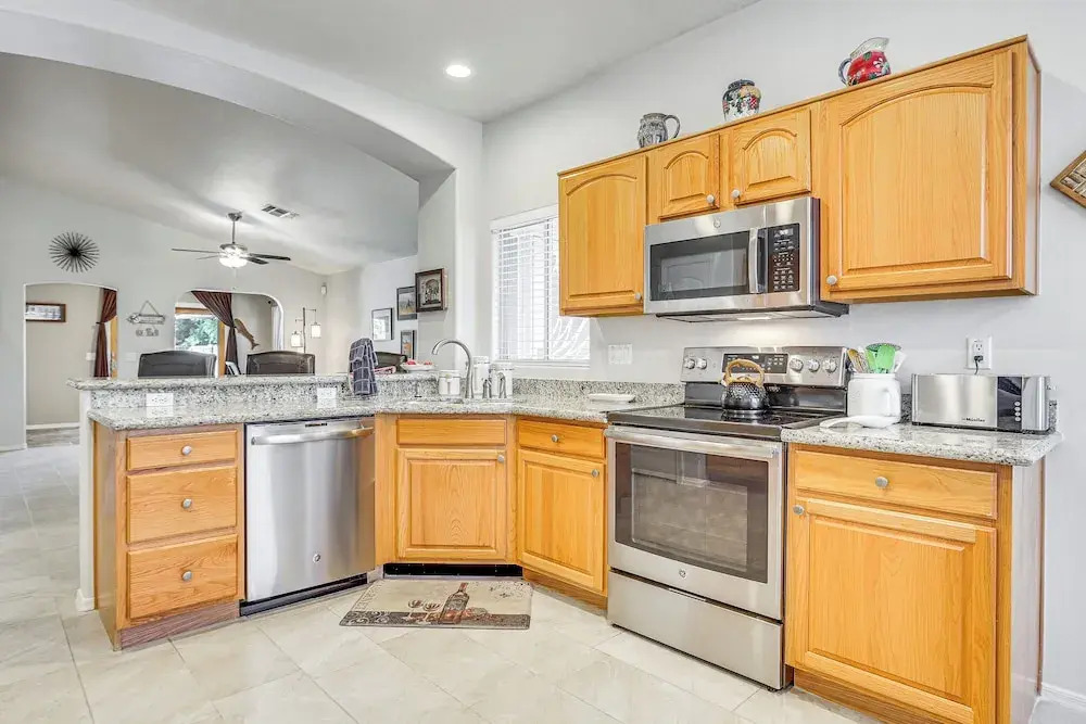 Patio + Fire Pit: Peoria Getaway Near Golfing!