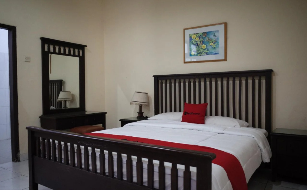 RedDoorz Plus @ Suryakencana Kota Sukabumi
