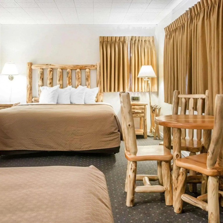 Quality Inn & Suites Mackinaw City Beachfront