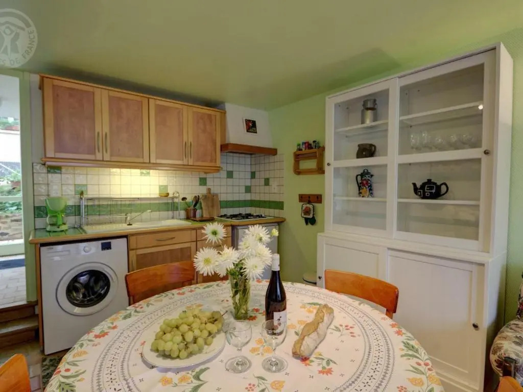 Gîte rénové à Montagny, terrasse, parking - FR-1-496-201