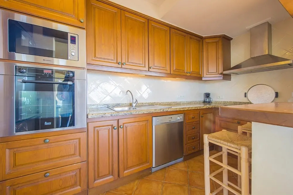 Villa - 5 Bedrooms with Pool, WiFi and Sea views - 104968