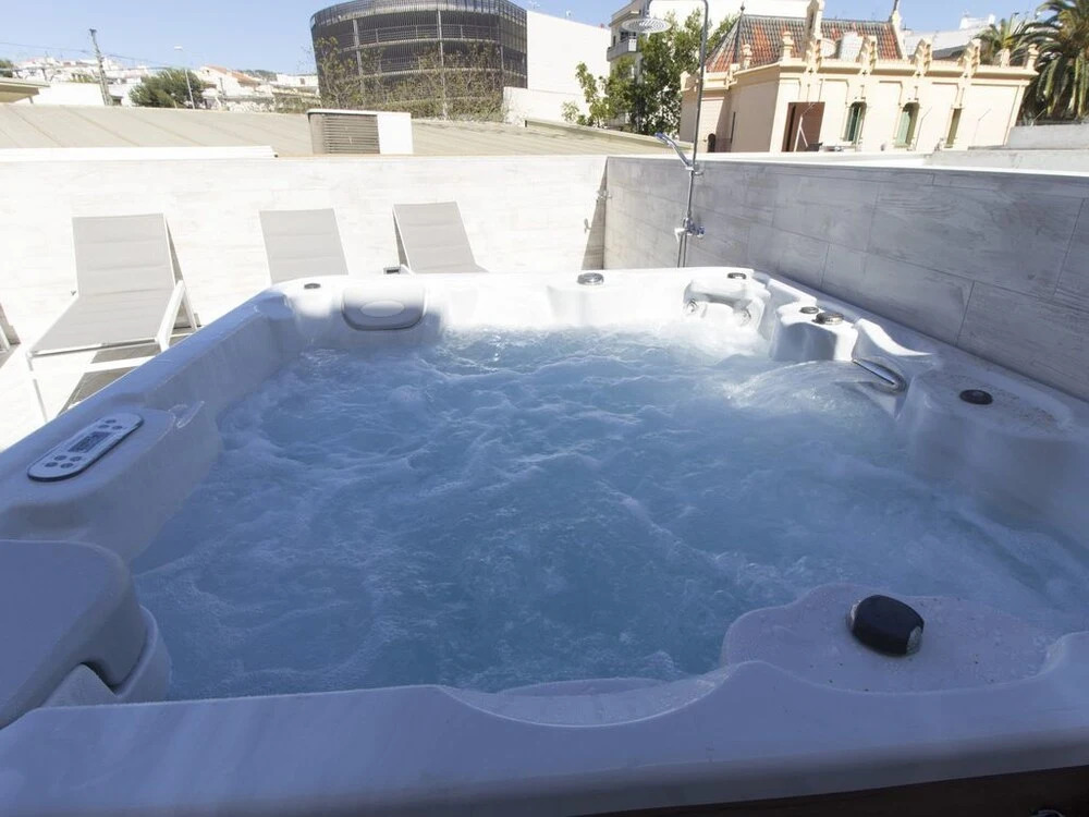 Sitges Centre Mediterranean House- 5 Bedroom, 4 Bathroom, Terrace Courtyard, Private Rooptop Pool