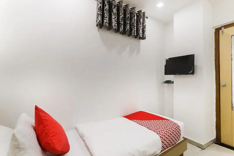 OYO 48254 Hotel D Veeray