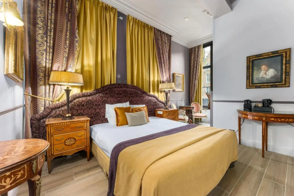 Bordeau Canal Suites