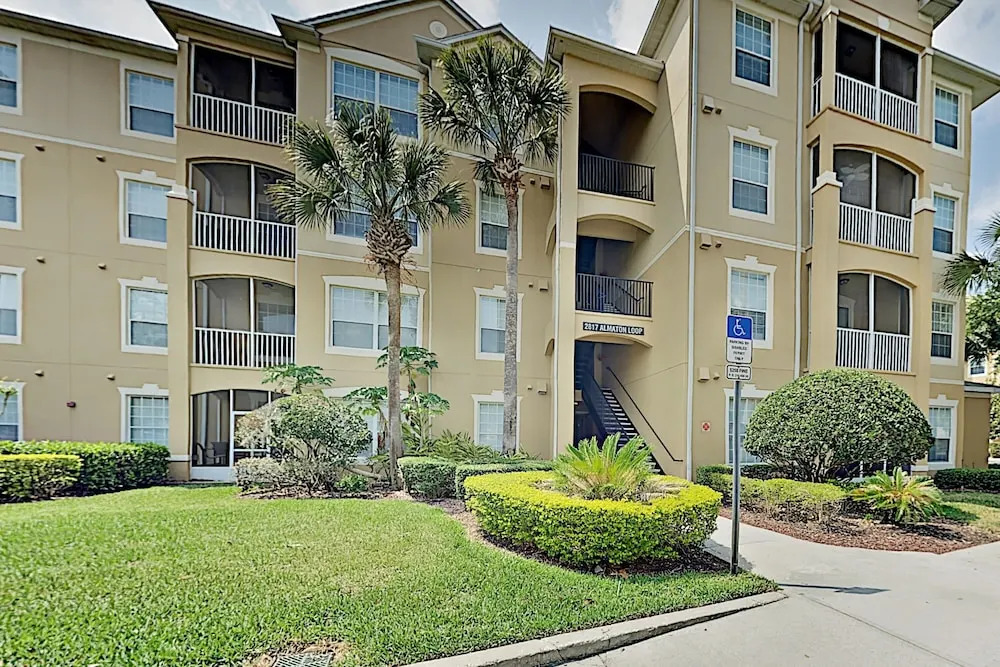 Neils Windsor Hills Townhouse 3 Bedroom Townhouse by Redawning