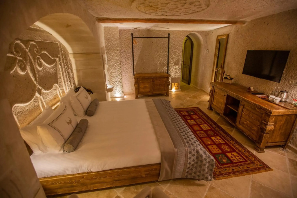 Nino Cave Suites