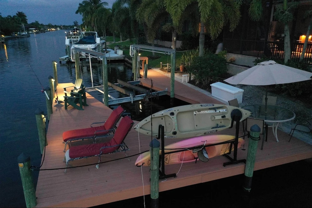 Canalfront Oasis: Cape Coral Home w/ Pool & Spa