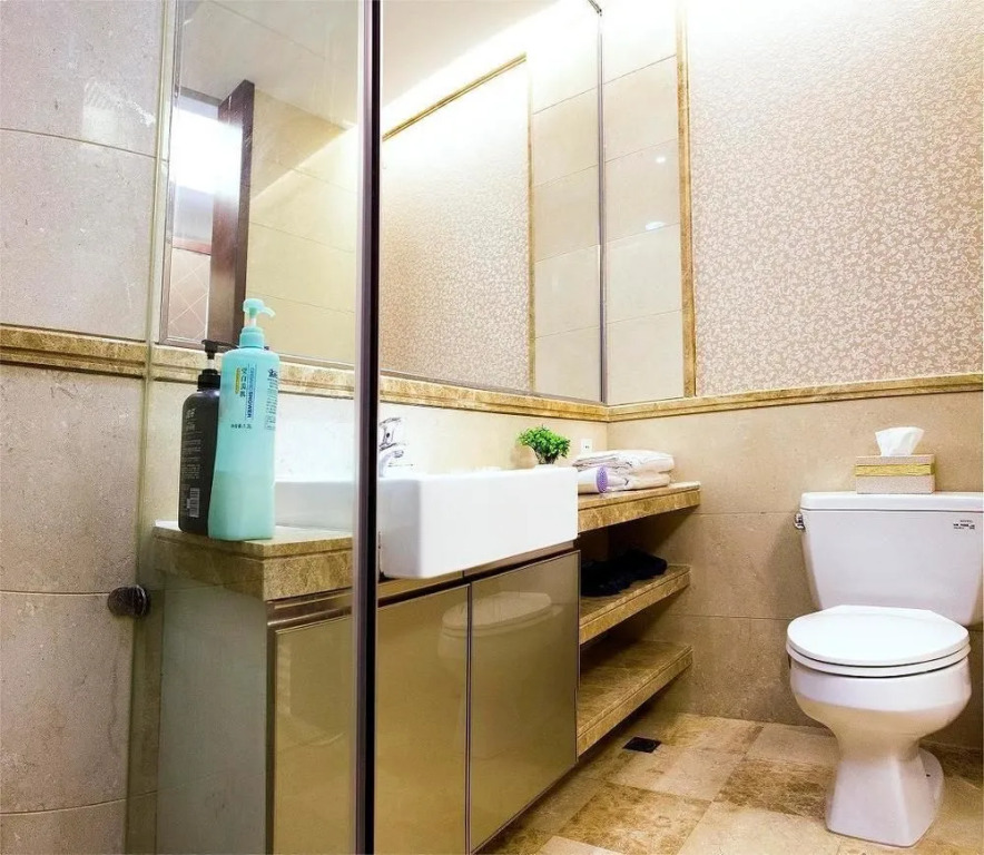 Tamrac International Apartment