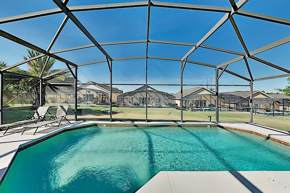 Peaceful W/ Lanai Pool - Near Disney! 4 Bedroom Home