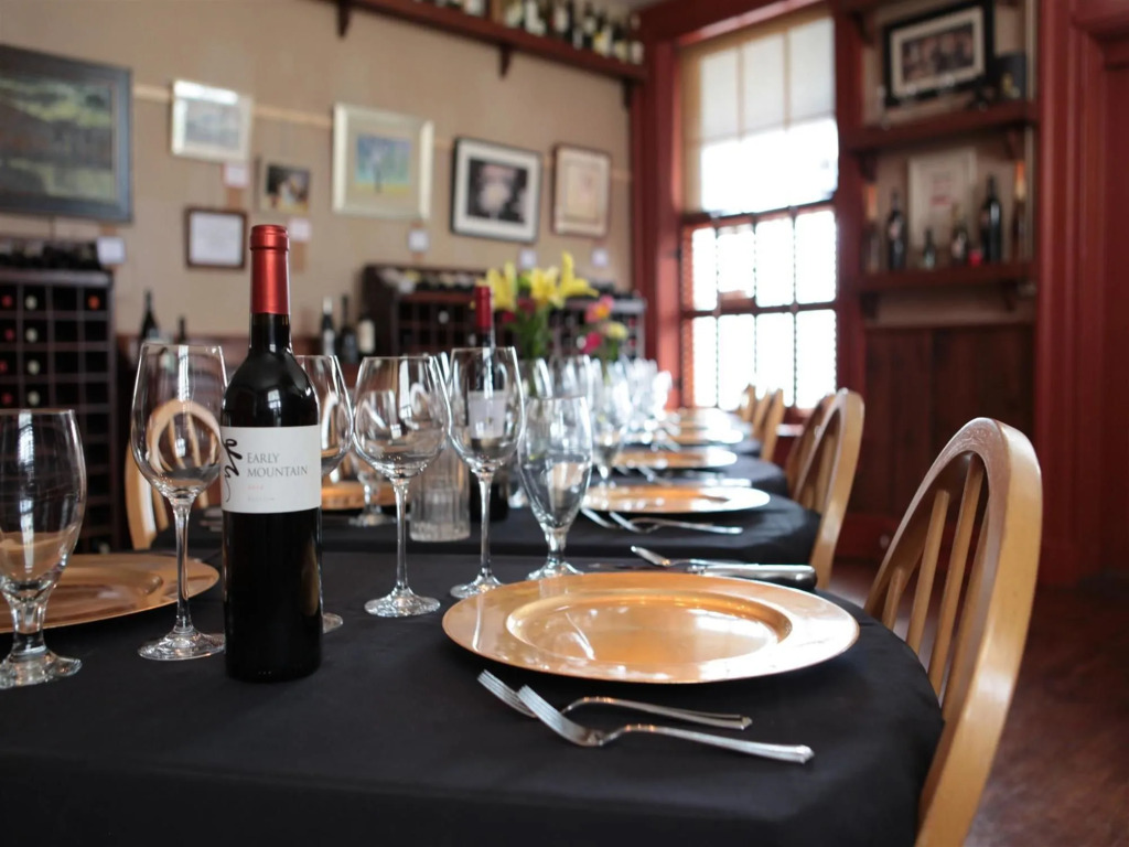 The Lafayette Inn & Restaurant