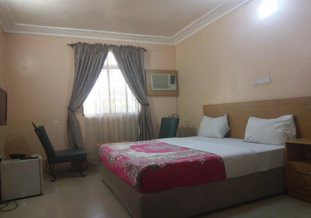 Serob Hotels