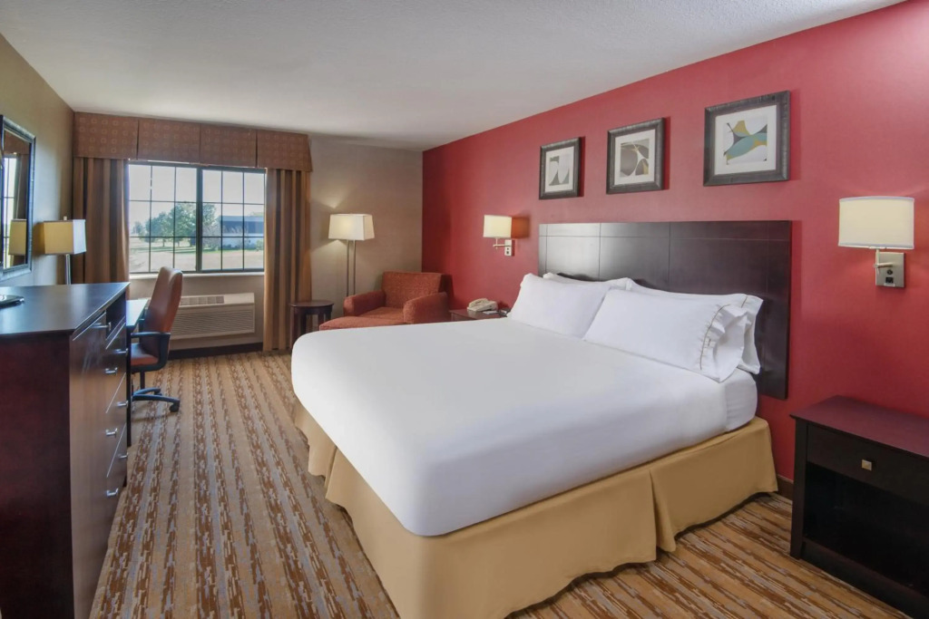 Holiday Inn Express Hotel & Suites Wauseon by IHG