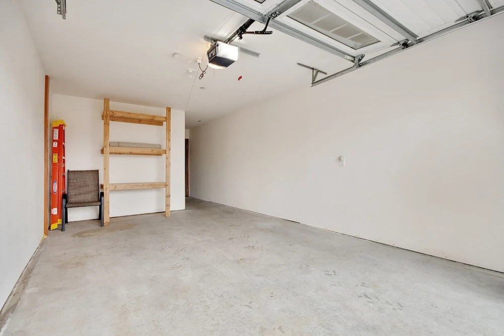 First Floor 3 BR Condo, Northern Bay Golf Course by RedAwning