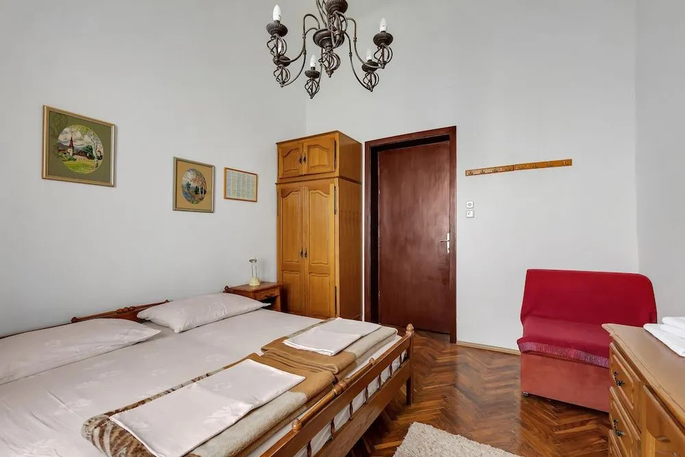 Beach rooms Riviera - Žuta Kuća