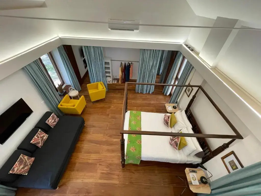 Barons Antiquarian Villa