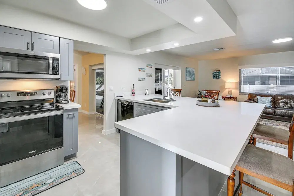 < 2 Mi to Marco Island Beach Access: Modern Oasis