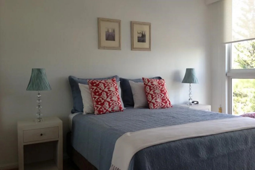 The Crest Apartments - Main Beach