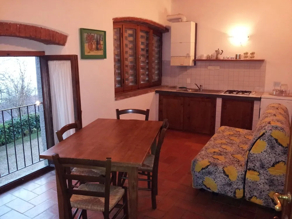 Amazing Stay in Tuscany Rustic Style
